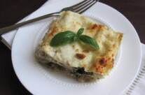 White Lasagna with Mushrooms, Spinach and Turkey