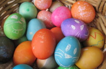 Perfect Hard Boiled Eggs, Decorating Eggs, An Easter Egg Hunt & A Pony Ride