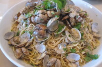 Spaghetti with Clams (Spaghetti con Vongole)